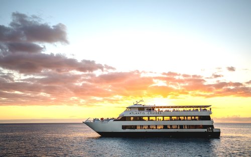Sunset Cruise Waikiki - cruise in the sea