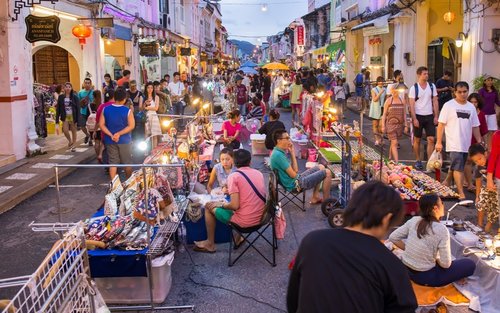 Tour por la ciudad de Phuket con alimentación de elefantes