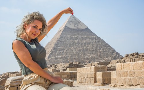 Egyptian Museum, Giza Pyramids & Bazaar Day Tour from Cairo with Lun