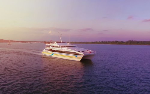 峇里岛海游轮日落晚餐游船