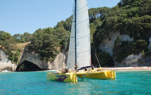 Aventures de vela a Cathedral Cove 