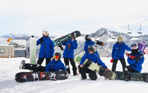 Japan Echigo Yuzawa Ishiuchi Maruyama Ganzer Berg Fortgeschrittener Gruppenkurs - Ski und Snowboard Chinesisch-Englisch Unterricht