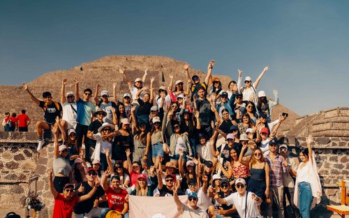 PREMIUM TOUR Piramides Teotihuacan and Cueva with Transportation