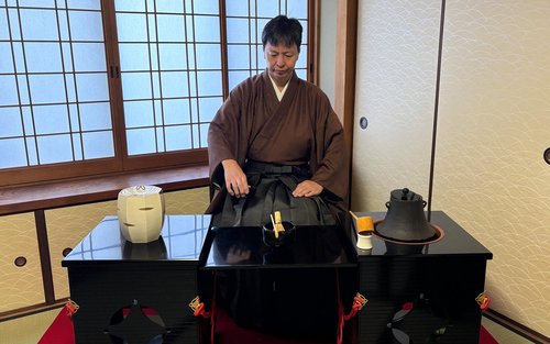 Table-Style Tea Ceremony Experience in Ninenzaka Kyoto