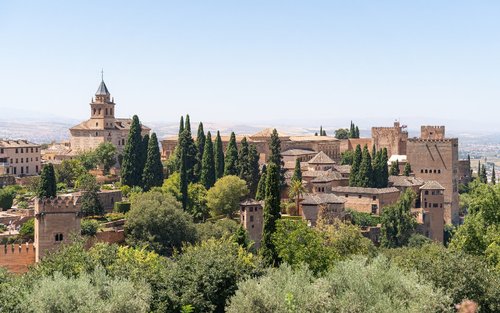 Alhambra, Nasrid-palatsit ja Alcazaba – puolen päivän opastettu kierros