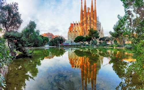 Lås op for Sagrada Família guidet tur med gratis eSIM