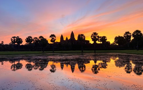 Wycieczka po świątyniach Angkor Wat i okolicach ze wschodem lub zachodem słońca