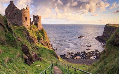 Dublin Giant's Causeway & Titanic Belfast Full-Day Tour with Titanic Ticket