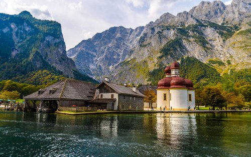 Munich King's Lake and Magic Forest Guided Tour