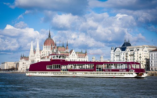 布达佩斯日间／夜间观光游船体验