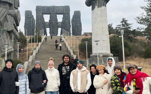 从第比利斯出发前往卡赫季：7种葡萄酒品尝、锡格纳吉和纪念碑之旅