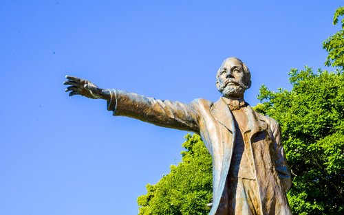 Sapporo Half-day Bus Tour and TV Tower Ticket (Multilingual Audio)