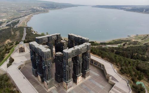 トビリシ発カヘティ地方ツアー：ワインテイスティング7種、シグナギ観光、モニュメント見学