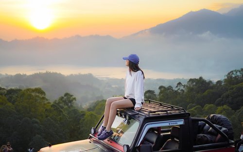 巴杜尔火山日出吉普车之旅和金塔玛尼咖啡馆（含摄影师）