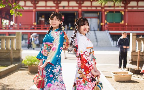Kimono- & Furisode-Verleih-Erlebnis in Tokyo Asakusa