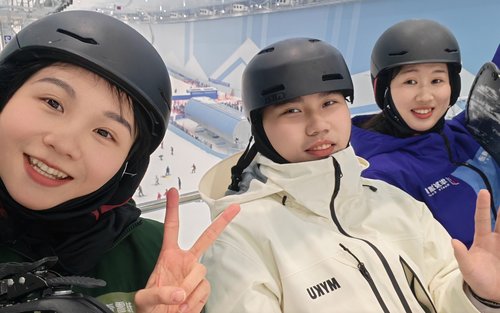 Shenzhen Huafa | Yunora Ski Private Lessons