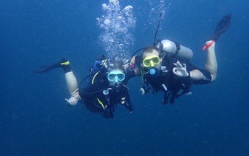 Mga Lalim ng Koh Chang, Ibinunyag: Abanteng Kurso kasama ang PADI 5* Center