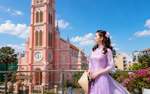 Ao Dai Experience with Iconic Instagram Tour in Saigon