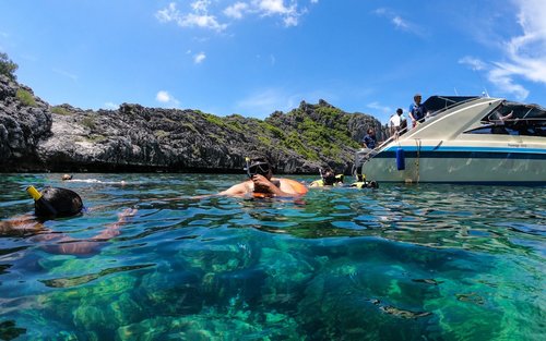 Snorkel Tour to Angthong Marine Park by Insea Speedboat