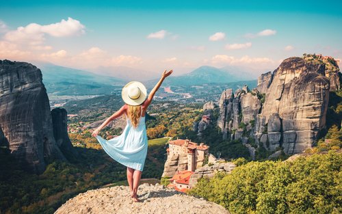 Athens: Meteora Monasteries & Caves Day Trip With Sea Side Breaks 