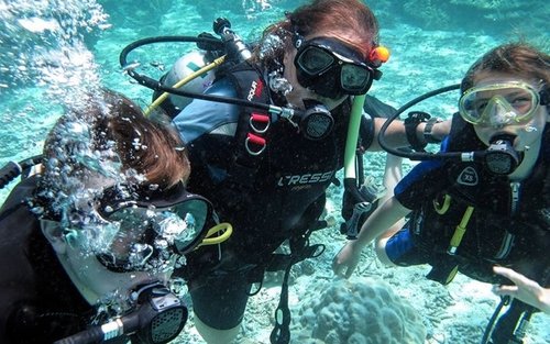 La porta sull'oceano di Koh Lanta: Corso Open Water con centro PADI 5 stelle