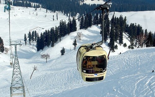 From Srinagar: Gulmarg Full-Day Private Tour with Guide & AC Car 