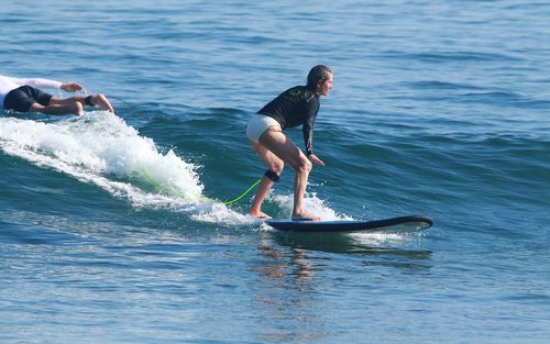 Surf Lesson in Uluwatu Bali for Beginners & Intermediate Surfers