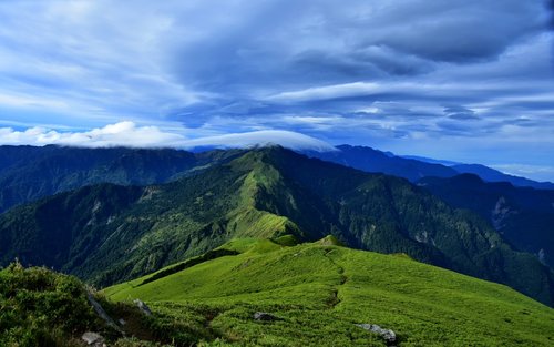 2-Day 2-Night Mountain Climbing Experience in Nantou Qilai South Peak & Nanhua Mountain