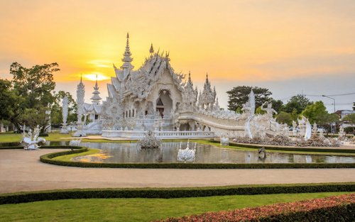Chiang Rai Temples Tour: White Temple, Blue Temple & Red Temple