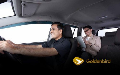 Noleggio auto di lusso a Yogyakarta con autista tramite Goldenbird