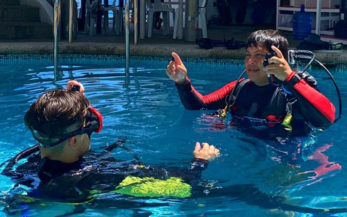 First Time Scuba Diving in Philippines Mindoro with PADI 