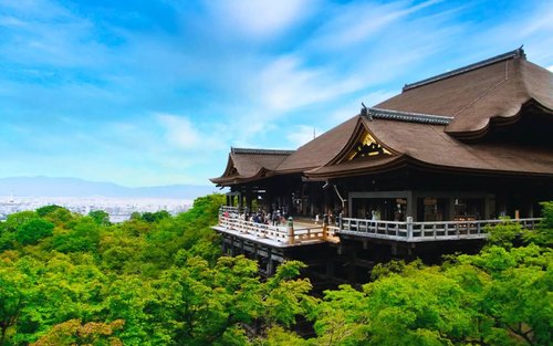 Walking Tour of Eastern Kyoto: Fushimi Inari Shrine, Kiyomizu & Gion