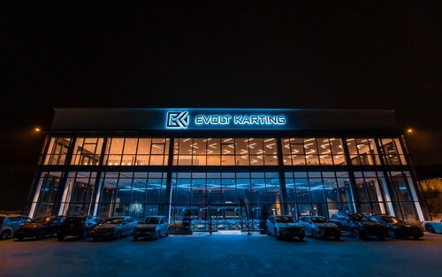 莎阿南Evolt Karting室内电动卡丁车体验