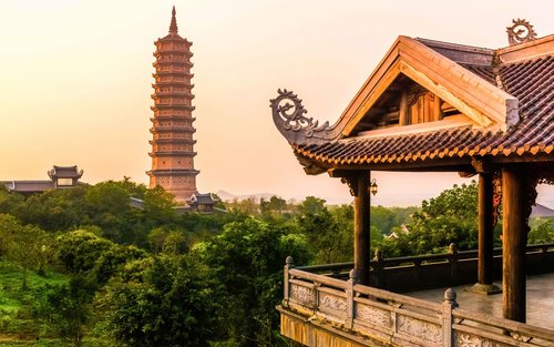 Ninh Binh Deluxe Small Group Day Tour from Hanoi by Limousine D-Car 