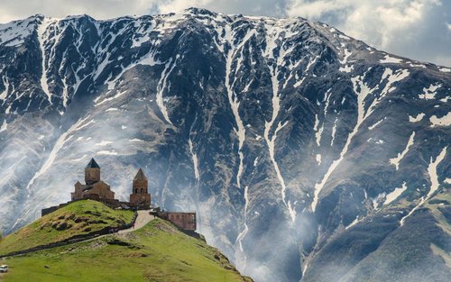 トビリシ カズベギ ゲルゲティ三位一体教会 日帰りツアー