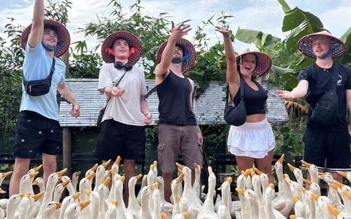 Excursão de um dia a Phong Nha para a Gruta Paraíso e a aldeia local