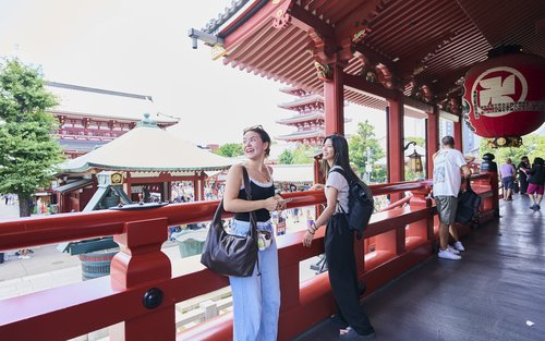 Tokyo: Asakusa & Sensoji ー Oldest Temple Walking Tour (2hrs)