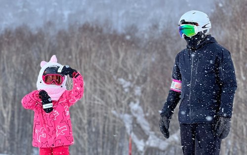 Private skikurs på Hokkaido Sapporo Kokusai skianlegg: Internasjonalt sertifiserte profesjonelle instruktører, kinesisk og engelsk, fotograferingstjeneste med mobiltelefon