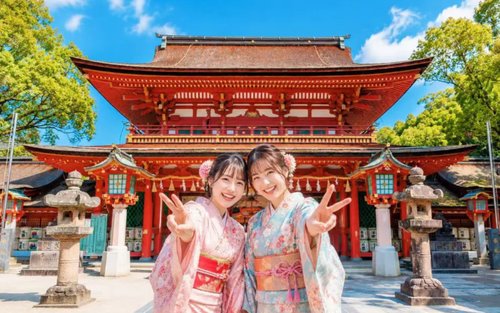 Svatyně Dazaifu Tenmangu - zážitek z půjčení kimona (Fukuoka)