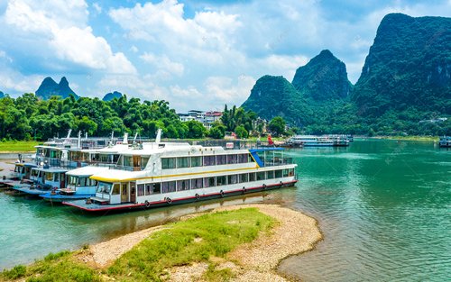 Li River 4-Star Luxury Cruise Tour in Guilin (Guilin City to Pier Transfer + Boat Ticket + Buffet)