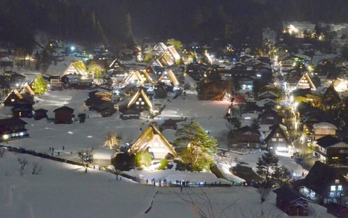 Tour Nửa Ngày Ngắm Cảnh Thắp Sáng Mùa Đông Tại Shirakawa-go
