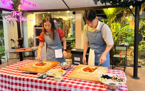 Pizza zubereiten oder Pasta von Hand machen im The Secret Pizza Club