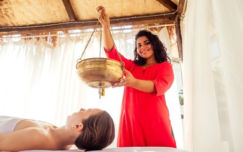 Kerala Ayurvedic Rejuvenation with Abhyanga & Herbal Steam