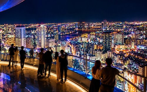 Visite privée en soirée du bâtiment Osaka Umeda Sky et de Shinsekai