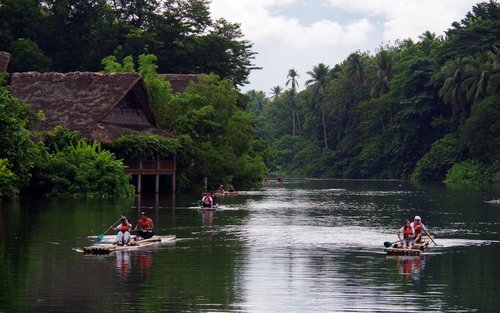 Excursão de dia inteiro à Villa Escudero com almoço na cachoeira