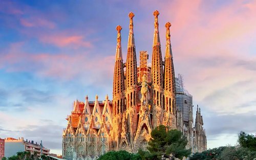 Sagrada Familia Private Guided Tour with Tower Access