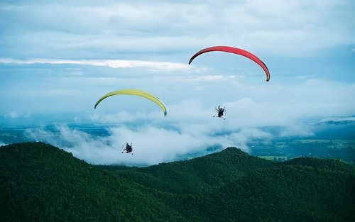 แพ็กเกจเล่นพาราเพลน โดย เชียงใหม่ สกายวิว พารามอเตอร์ อะคาเดมี (Chiang Mai Sky View Paramotor Academy)