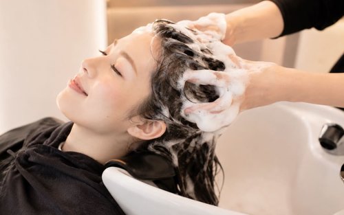 [Friseursalon MINX RICCa] Haarschnitt- und Haarpflegeerlebnis