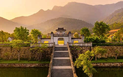 From Hanoi: 2-Day Ha Long Bay Cruise & Yen Tu Mountain UNESCO Heritage Tour
