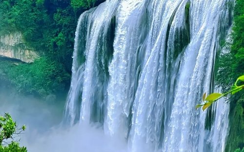 3-Day Tour to Huangguoshu Waterfall and Miao Village in Guiyang